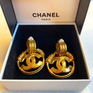 CHANEL GOLD EARRINGS
